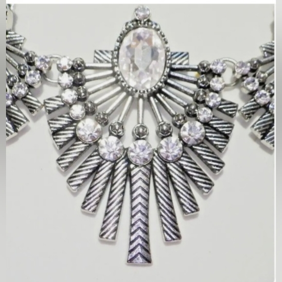 Stunning Large Ornate Rhinestone Necklace with Earings set - Picture 7 of 7